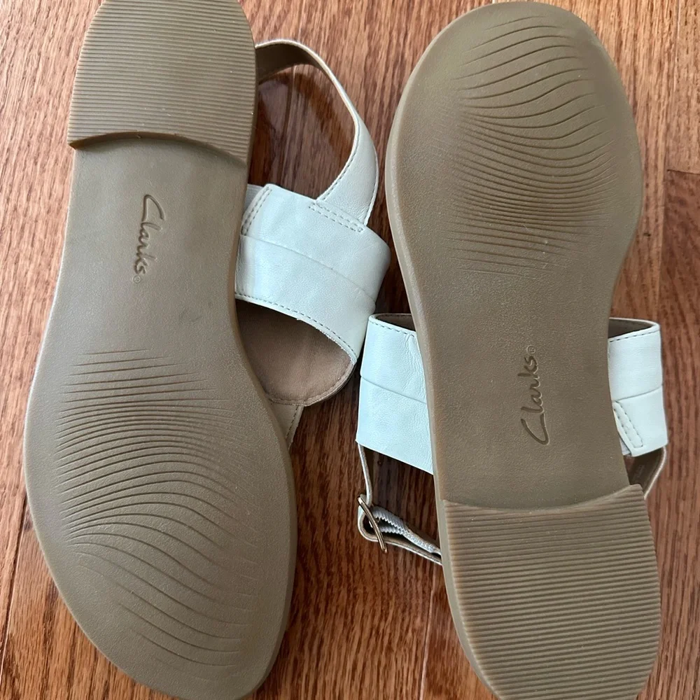 New Clarks Reyna Glam Slingback Medallion Thong Sandals Synthetic Leather, 10M